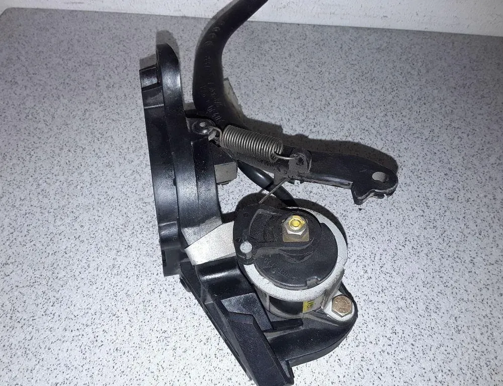 BMW 3 Series E46 (1997-2006) Accelerator Pedal Holder 35411163875,35411163876 33744884