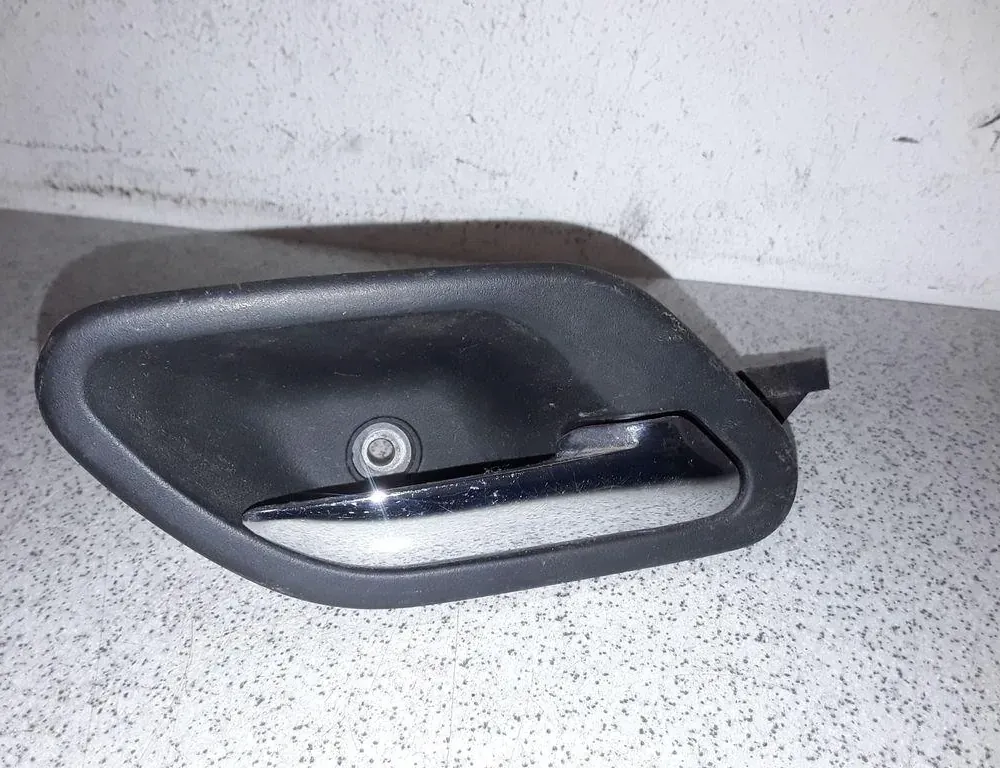 BMW 5 Series E39 (1995-2004)  Правая задняя внутренняя ручка открытия 8125514 33747051