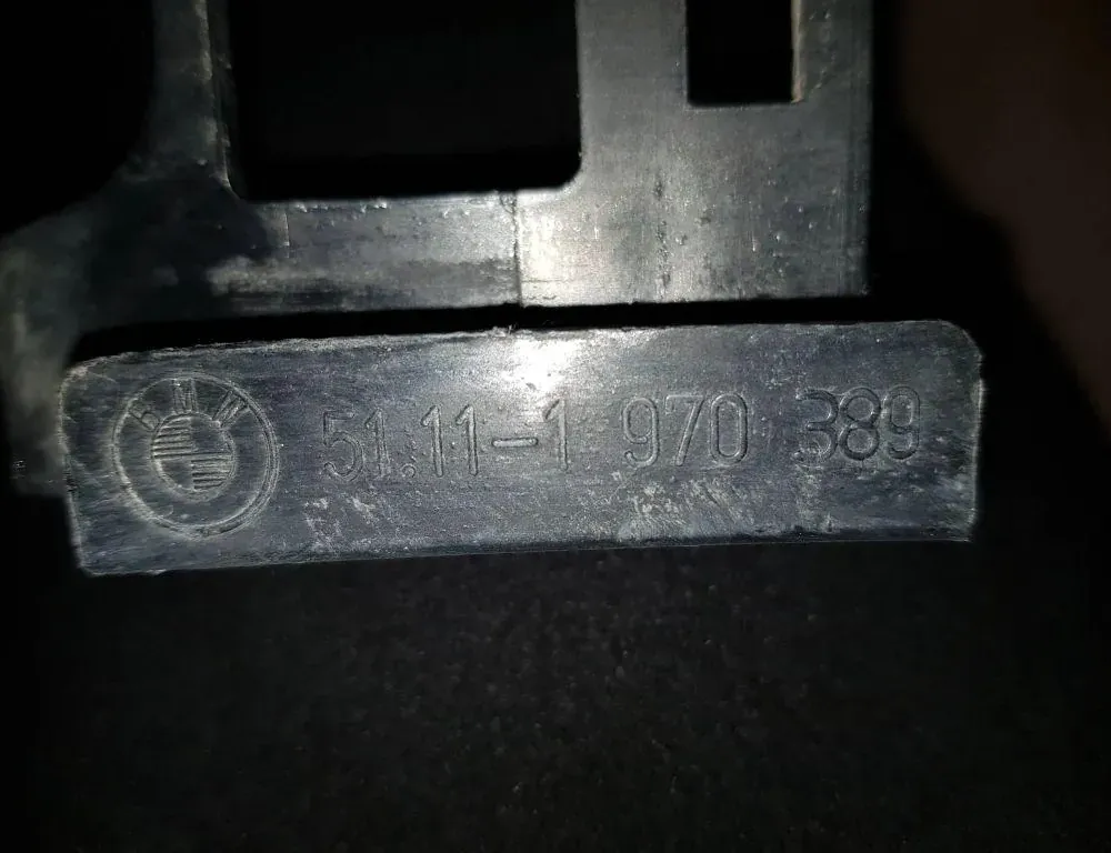 BMW 5 Series E39 (1995-2004) Rear Left Bumper Bracket 51111970389 33753261