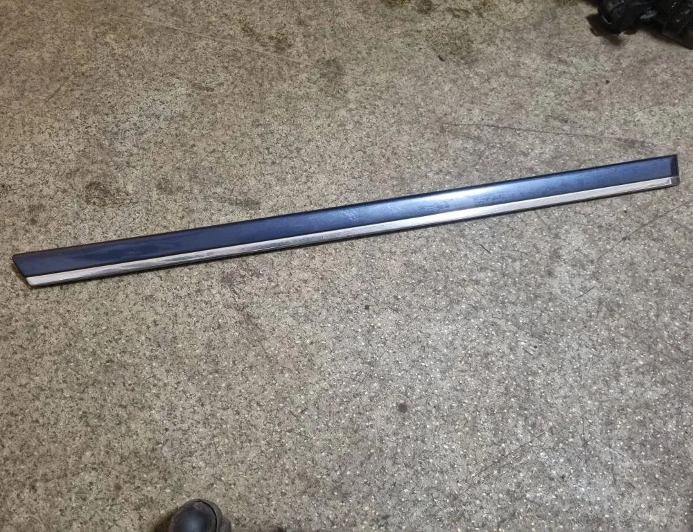 BMW 5 Series E39 (1995-2004) Ľavé zadné dverové lemovanie 7004032 33757765