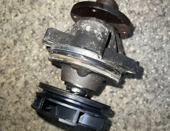 BMW 3 Series E46 (1997-2006) Water Pump 1731741 33761169