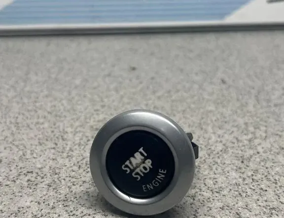 BMW 5 Series E60/E61 (2003-2010) Кнопка зажигания 9110359 33763585