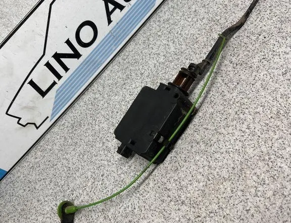 BMW 3 Series E46 (1997-2006) Zámok krytu nádrže na palivo 8372240 33765729