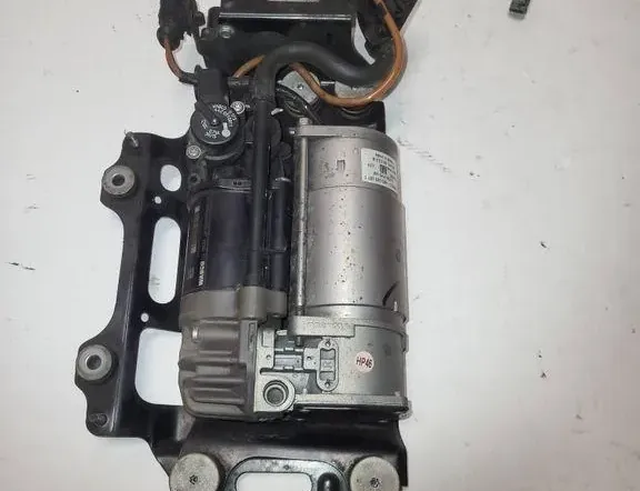 AUDI A8 D2/4D (1994-2002) Suspension Compressor 4H0616005C 33768565