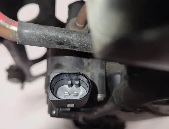 AUDI A8 D2/4D (1994-2002) Suspension Compressor 4H0616005C 33768565