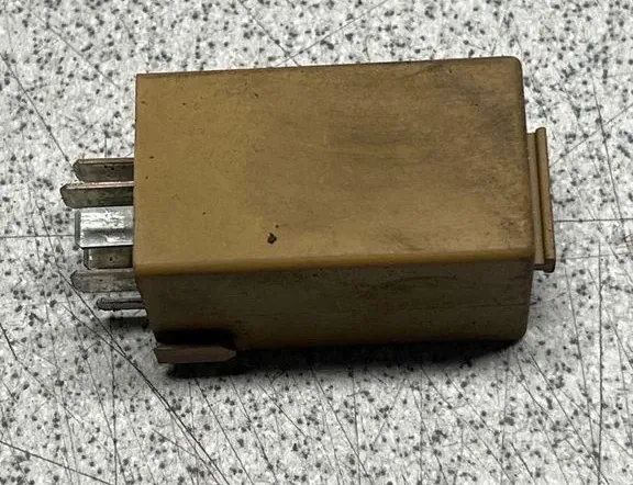 BMW 5 Series E39 (1995-2004) Реле 8384505 33768900