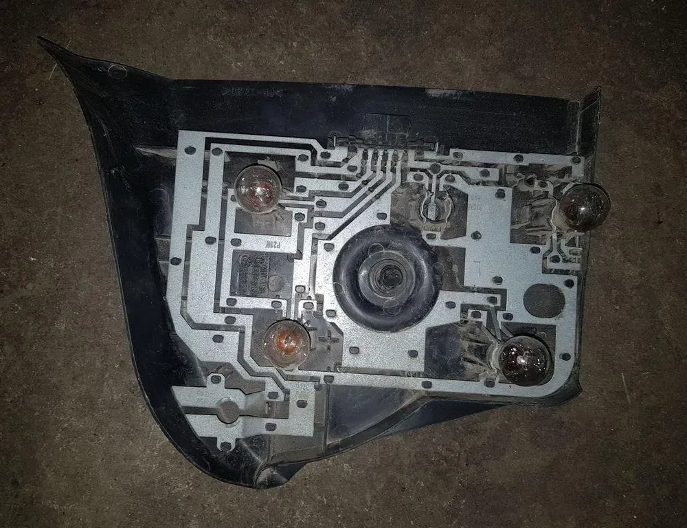 BMW 3 Series E36 (1990-2000) Контакт задних фонарей 8357371 33968218