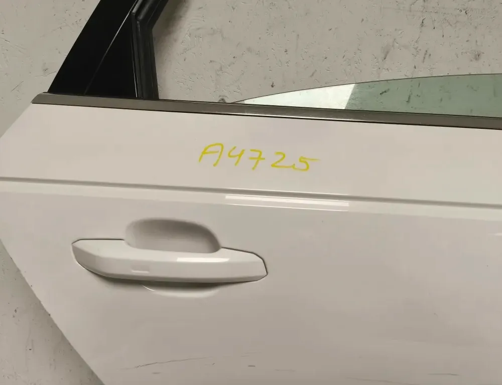 AUDI A4 B9/8W (2015-2024) Pravé posuvné dvere 33936466