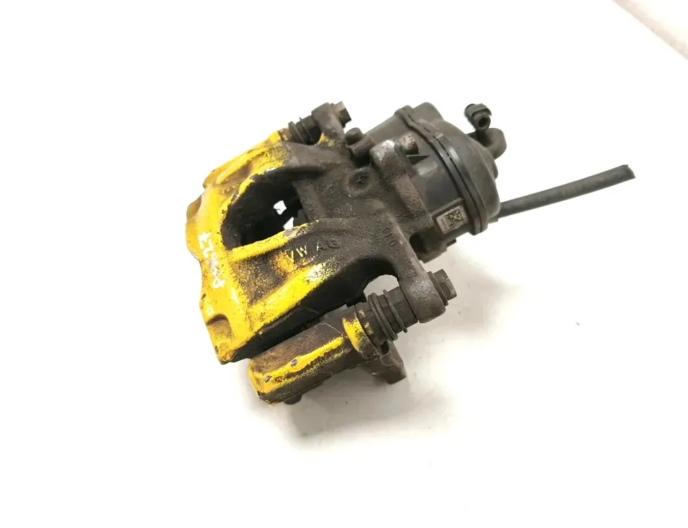 AUDI A4 B9/8W (2015-2024) Zadný pravý brzdový strmeň 8W0615406AA 33509636