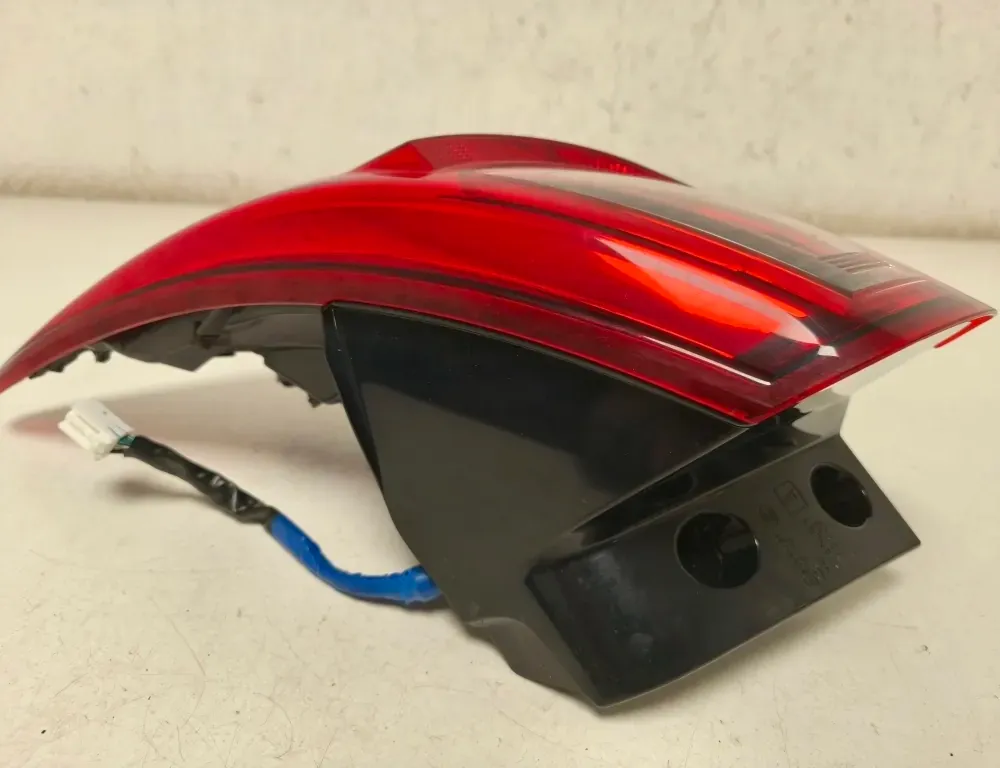 MAZDA CX-3 1 generation (2015-2024) Rear Right Taillight Lamp 33598793