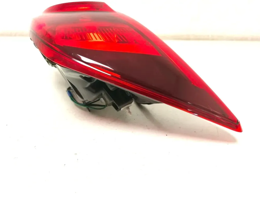 MAZDA CX-3 1 generation (2015-2024) Rear Right Taillight Lamp 33598793