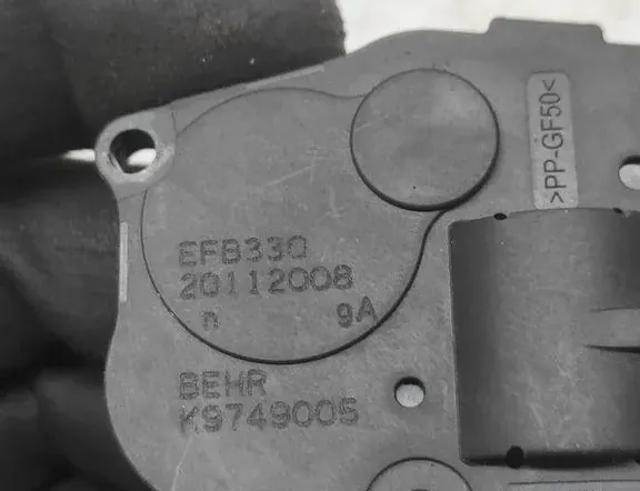 AUDI A4 B7/8E (2004-2008) Ventily na ovládanie vnútorného kúrenia EFB330,K9749005 33239150