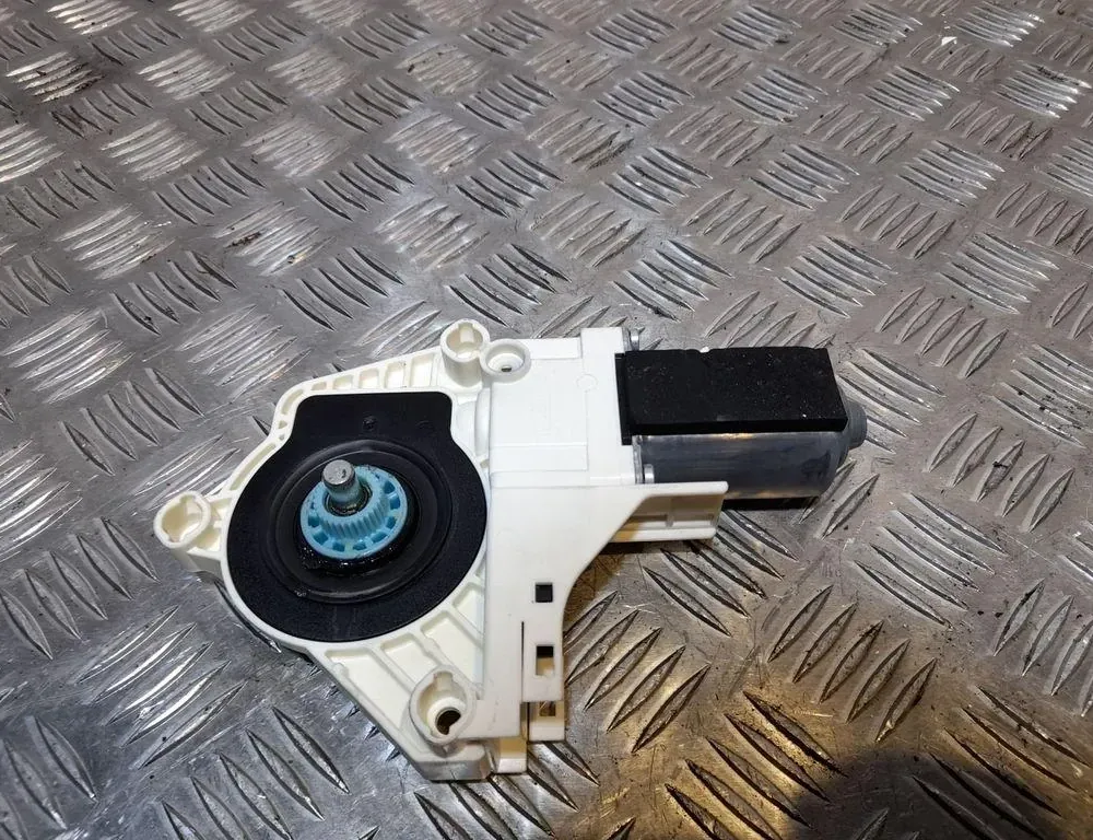 AUDI A4 B8/8K (2011-2016) Motor regulátora okna ľavých predných dverí 8K0959801A 33408271
