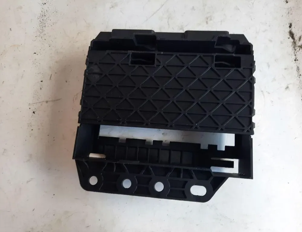 VOLKSWAGEN Passat B7 (2010-2015) Другие внутренние детали 33411121