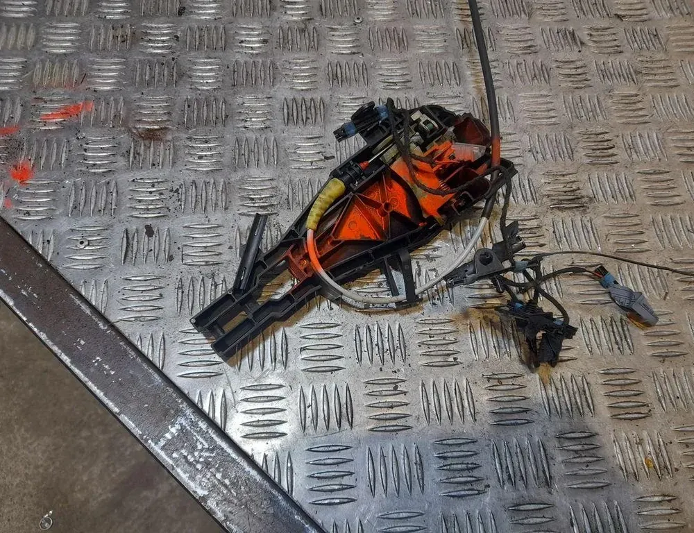 BMW X6 E71/E72 (2008-2012) Rám vnútorného kľučky ľavých zadných dverí 7209883 33412296