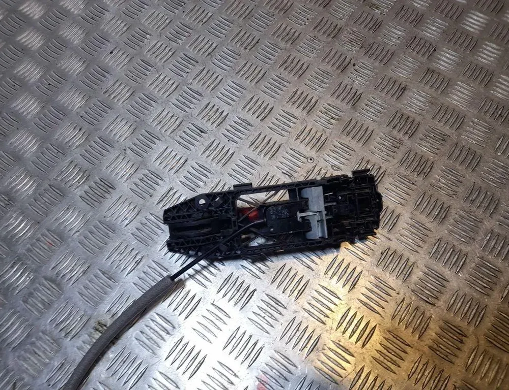 VOLKSWAGEN Passat B7 (2010-2015) Pravé zadné dvere vonkajšia kľučka 5N0837017E 33413523