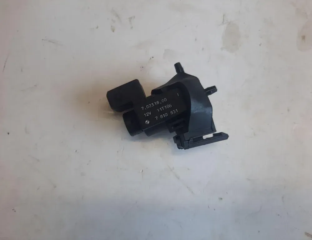 BMW 7 Series F01/F02 (2008-2015) Solenoidový ventil 70231800 33414286