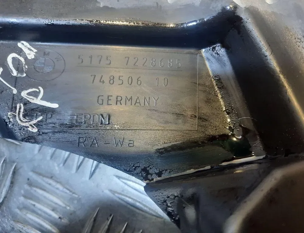 BMW 7 Series F01/F02 (2008-2015) Other Engine Compartment Parts 7228685 33414724