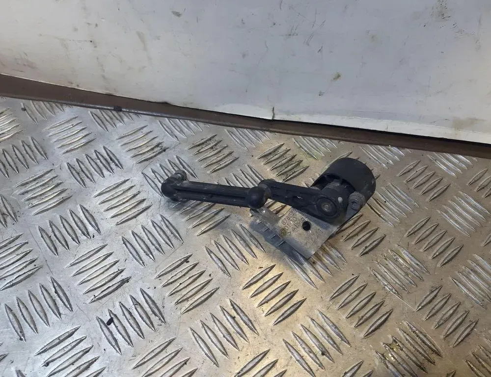 BMW 7 Series F01/F02 (2008-2015) Датчик уровня передний левый 6784075 33414861