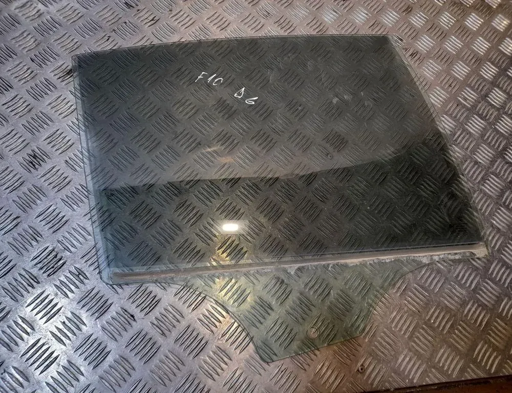 BMW 5 Series F10/F11 (2009-2017) Pravé zadné dvere okenné sklo 33417001