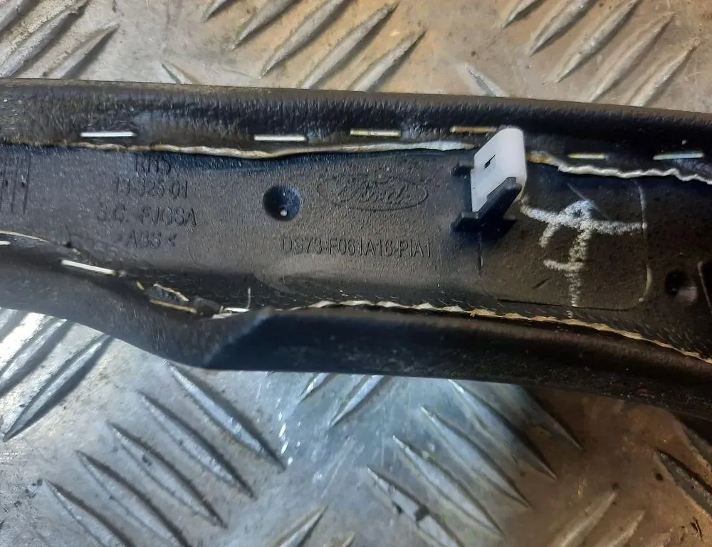 FORD Fusion 1 generation (2002-2012) Ozdoba stredovej konzoly DS73F061A16 33417350