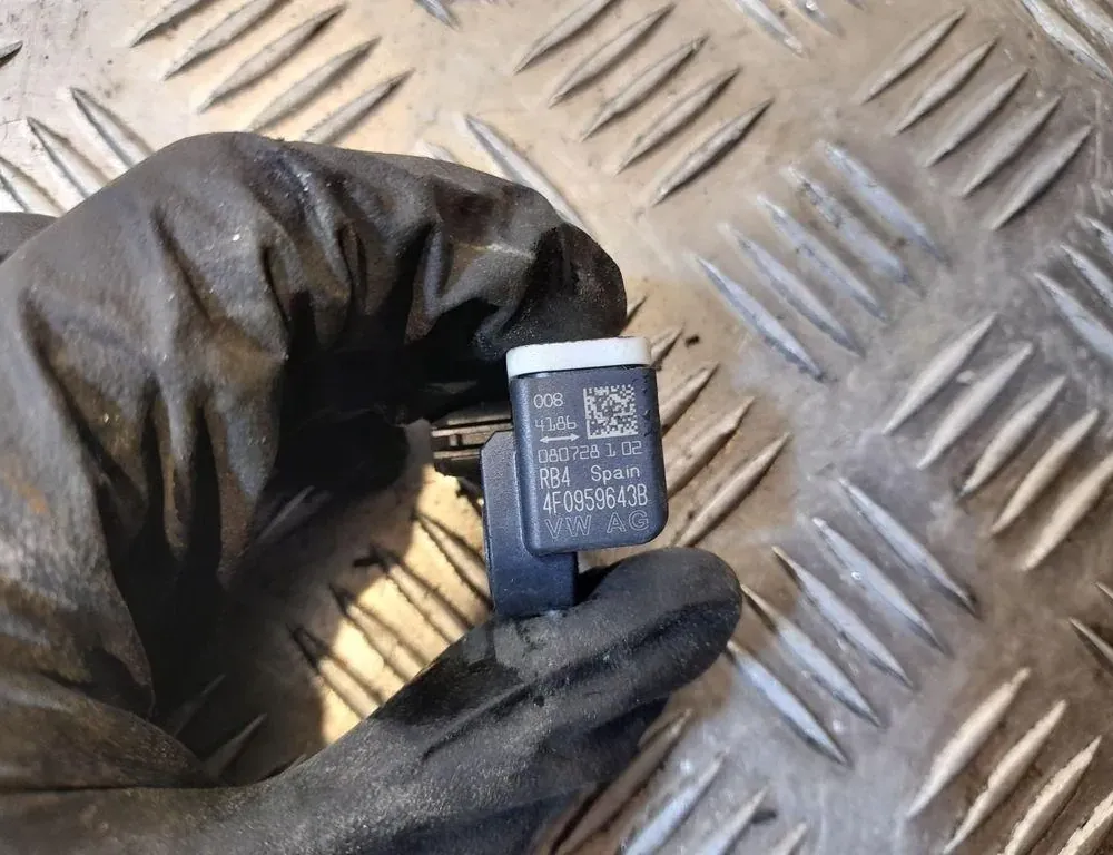 AUDI A6 C6/4F (2004-2011) Front Left Impact Sensor 4F0959643B 33418827