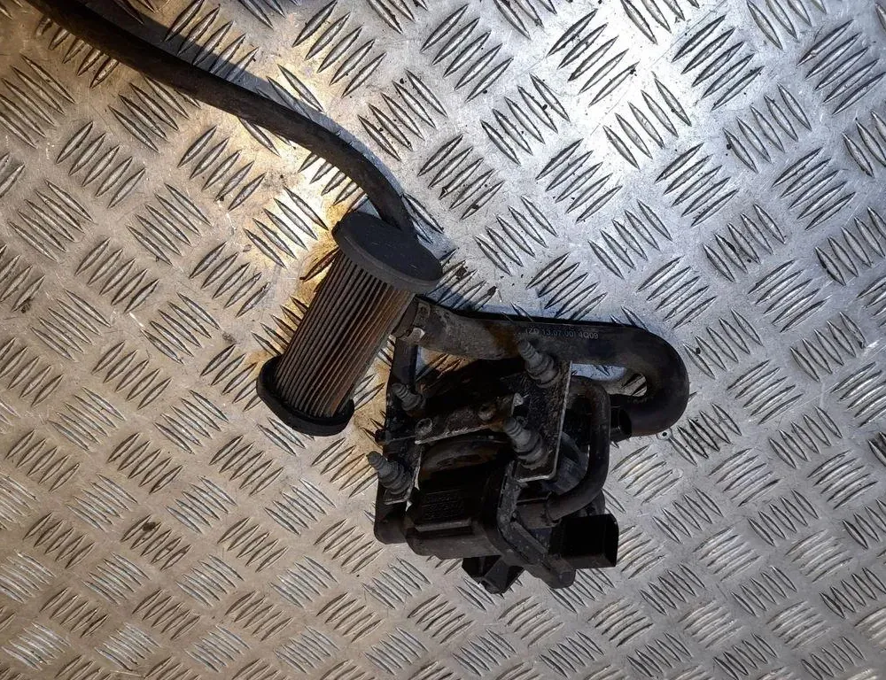 AUDI A6 C6/4F (2004-2011) Iné diely motorového priestoru 4F0906271B 33419623