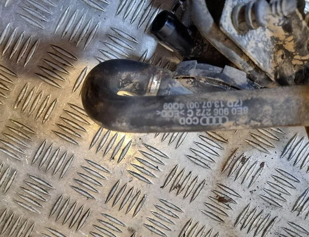 AUDI A6 C6/4F (2004-2011) Iné diely motorového priestoru 4F0906271B 33419623