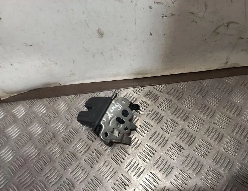 AUDI Q5 8R (2008-2017) Zámok na piate dvere 8K9827505 33420122