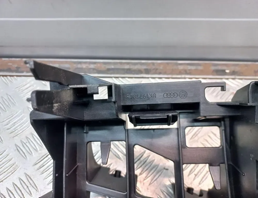 AUDI A6 C6/4F (2004-2011) Другие внутренние детали 8K1971845 33420983