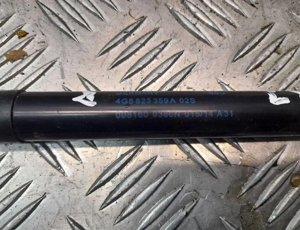 AUDI A7 C7/4G (2010-2020) Pravý predný kapotový vzperač 4G8823359A 33421085