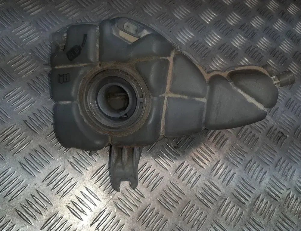 AUDI A8 D2/4D (1994-2002) Expanzná nádrž 4H0121403G 33421942