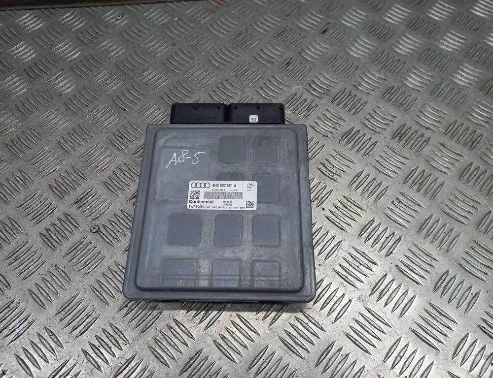 AUDI A8 D2/4D (1994-2002) Riadiaca jednotka motora 4H2907551A 33422094