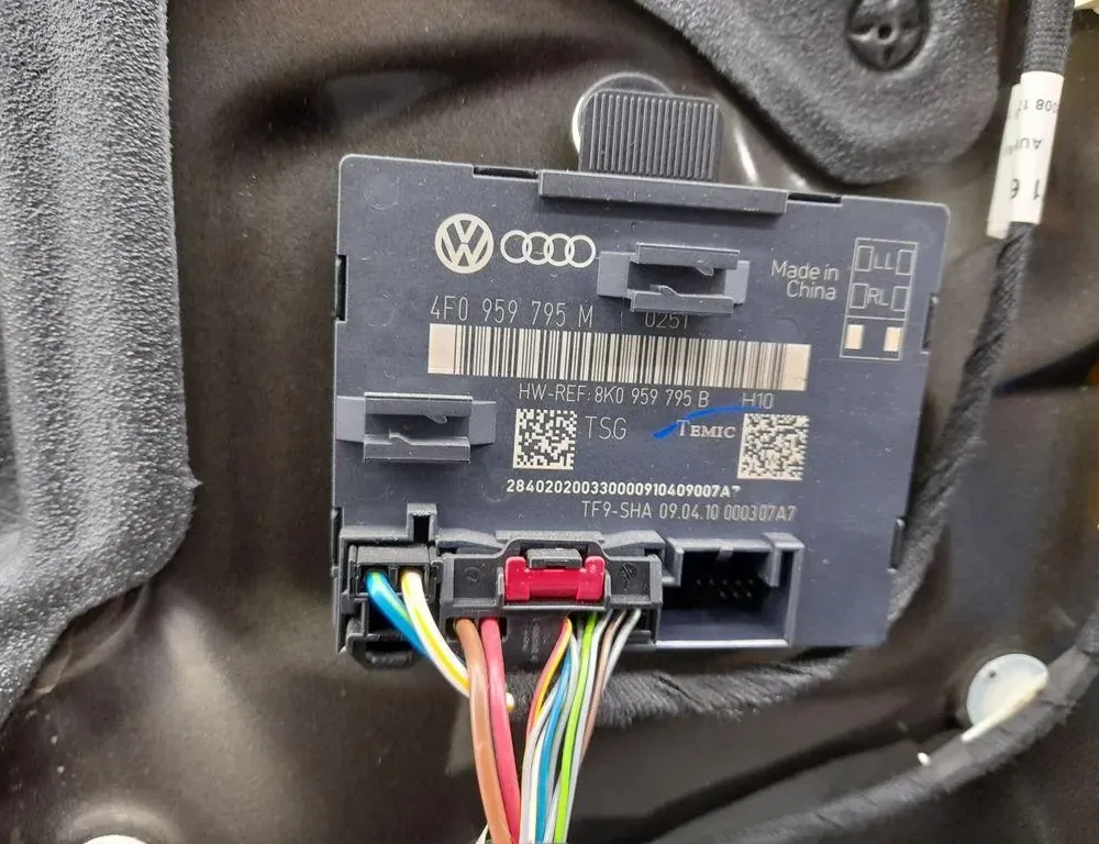 AUDI A6 C6/4F (2004-2011) Rear Left Door 4F0959795M 33424635