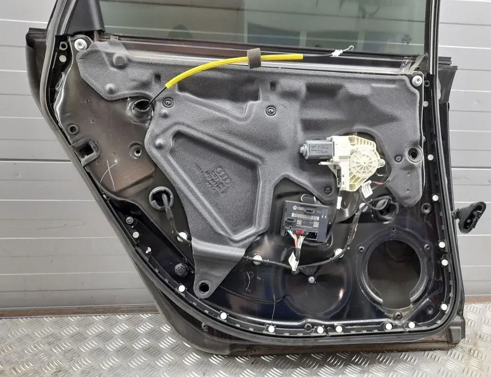 AUDI A6 C6/4F (2004-2011) Rear Left Door 4F0959795M 33424635