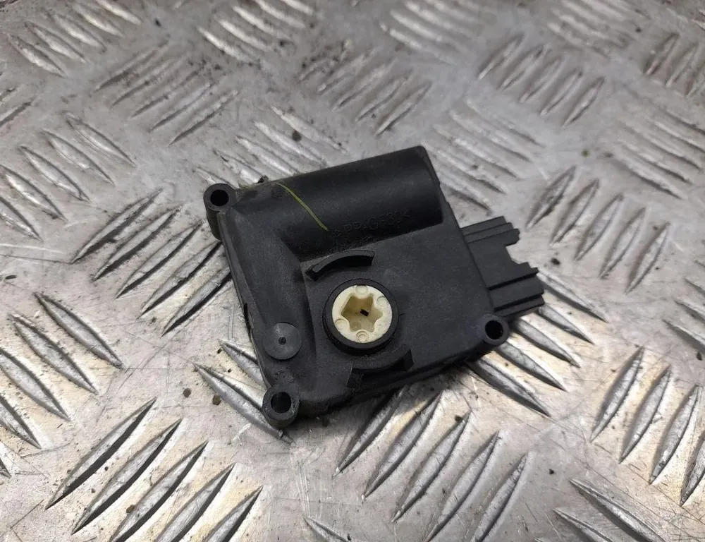 AUDI A6 C6/4F (2004-2011) Клапаны управления внутренним подогревом 0132801359 33424644