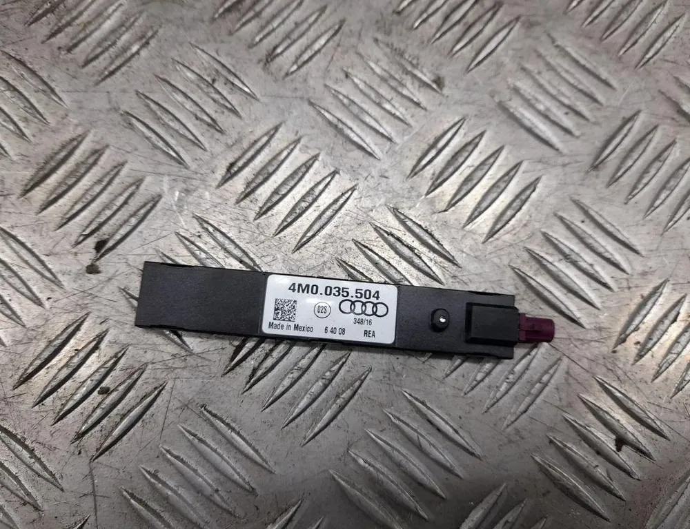 AUDI Q7 4L (2005-2015) Bootlid Antenna Amplifier 4M0035504 33425301