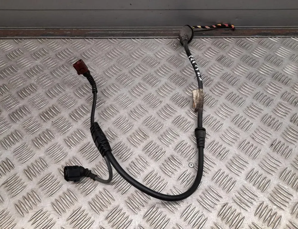 AUDI Q5 8R (2008-2017) Датчик АБС задний правый 33428314