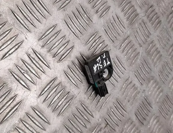 TESLA Model 3 1 generation (2017-2024) Ľavý zadný senzor nárazu 100527400B 33432416