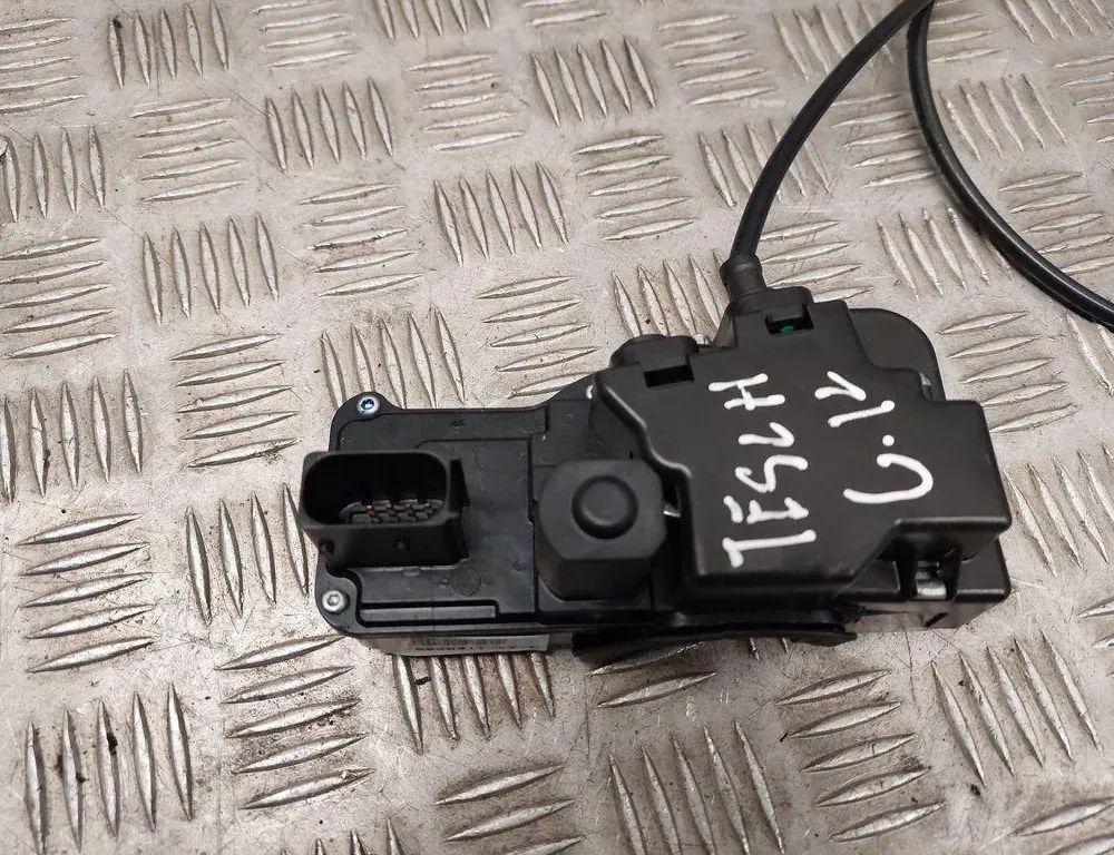 TESLA Model 3 1 generation (2017-2024) Zámok ľavých zadných dverí 600891100C 33432638