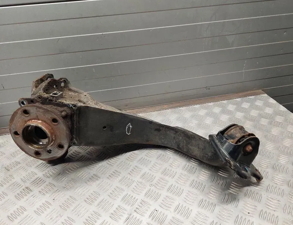 BMW X1 F48/F49 (2015-2023) Pravý zadný náboj kolesa 33436125