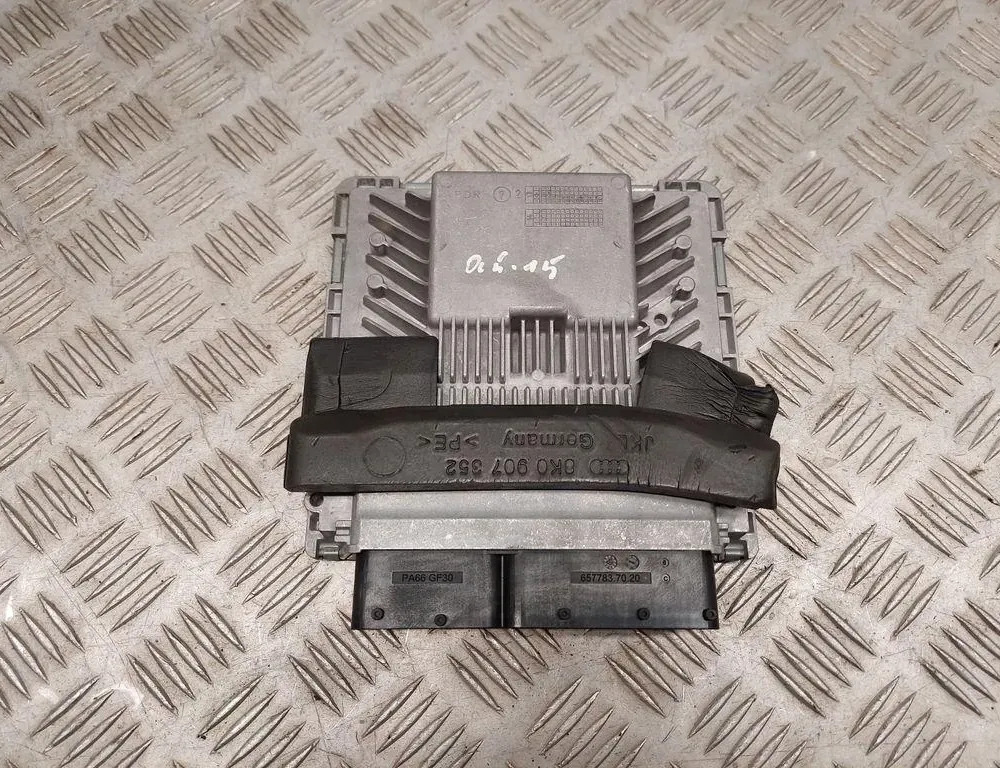 AUDI Q5 8R (2008-2017) Riadiaca jednotka motora 8R0907551E 33436265