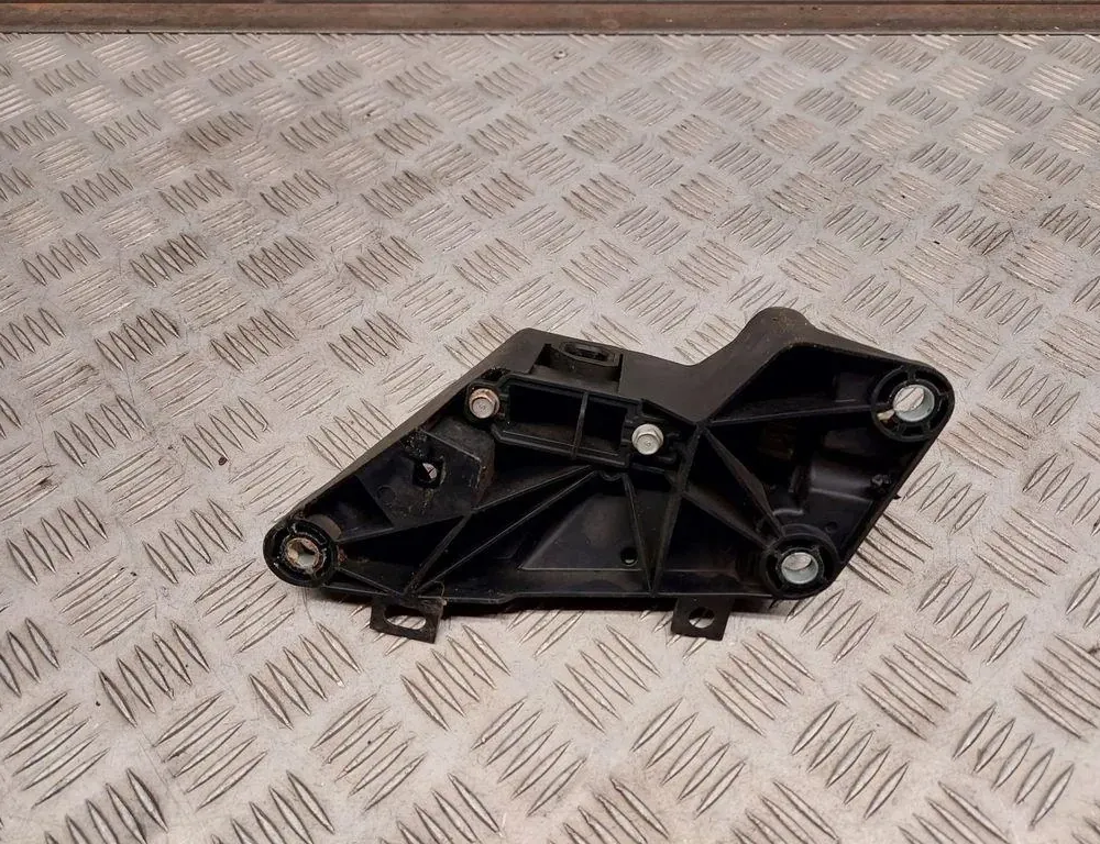 CHRYSLER Pacifica 2 generation (RU) (2016-2023) Держатель радиатора 68292238AA 33436352