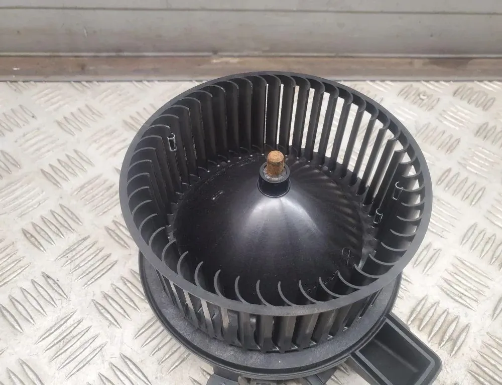 AUDI Q7 4M (2015-2024) Interiérový ohrievač 4M1820021B 33442100