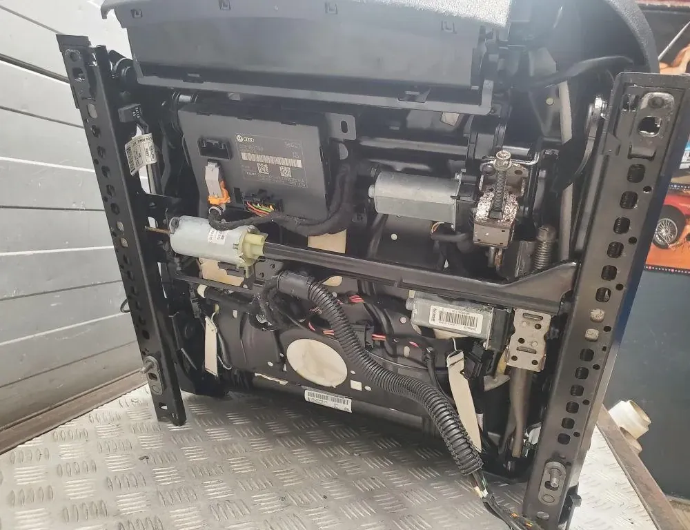 AUDI A6 C6/4F (2004-2011) Внутренние сиденья с комплектом дверных карт 33442234