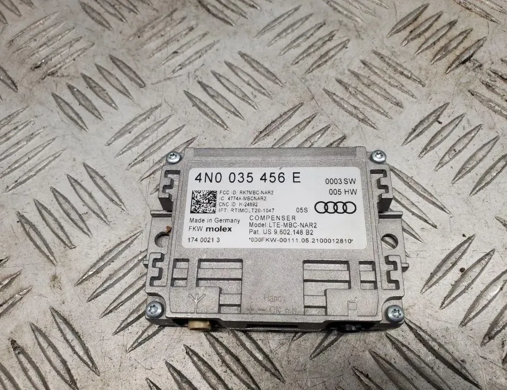 AUDI Q8 4M (2018-2024) Zosilňovač antény na kufri 4N0035456E 33443438