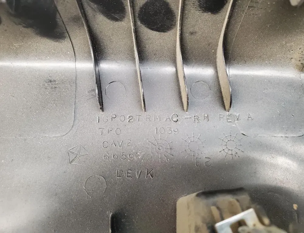 JEEP Grand Cherokee 4 generation (WK) (2004-2024) Right Side Pillar Trim 1GP02DX9AC 33444408