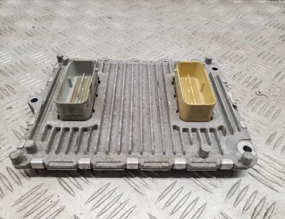 CHRYSLER Pacifica 2 generation (RU) (2016-2023) Riadiaca jednotka motora P05150888AD 33444829