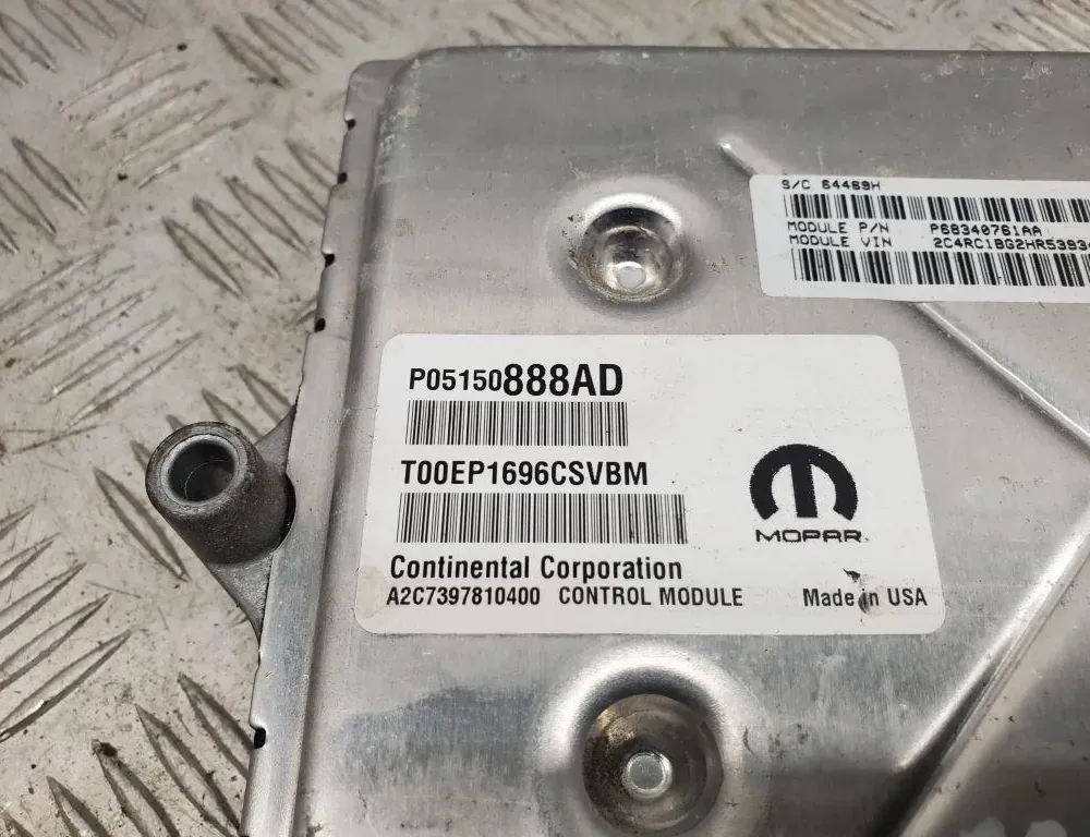 CHRYSLER Pacifica 2 generation (RU) (2016-2023) Riadiaca jednotka motora P05150888AD 33444829