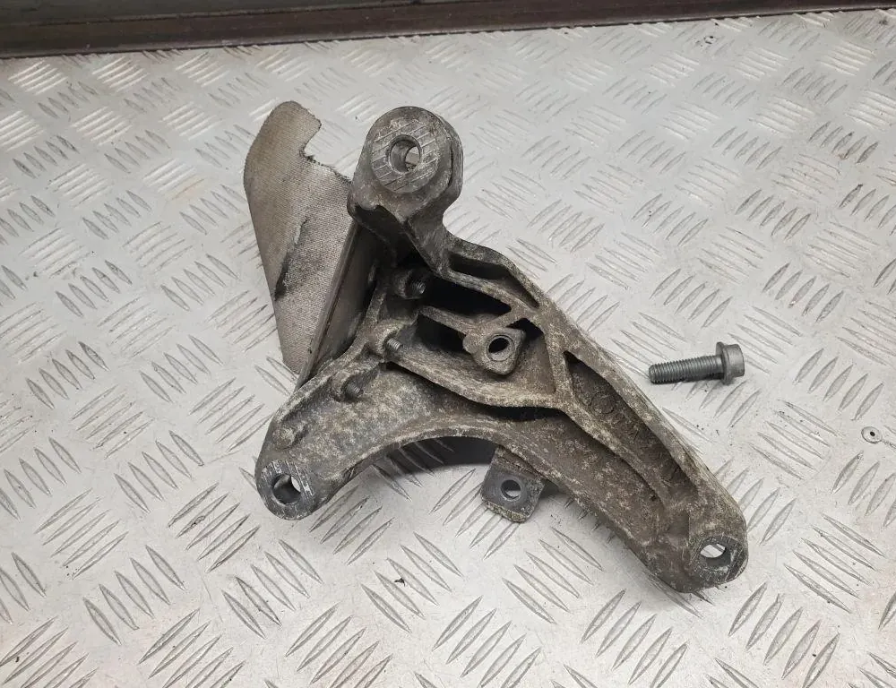 AUDI A6 C6/4F (2004-2011) Engine Bracket Right Side 4G0199308N 33447467